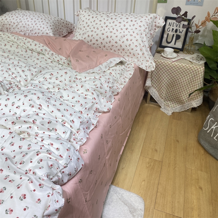 91家纺网 家纺一手货源 找家纺 棉生活 2022新款韩系花边碎花四件套 碰碰兔