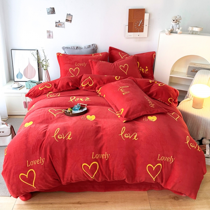 91家纺网 家纺一手货源 找家纺 2024新230克牛奶绒印花四件套 定做定制任意尺寸 爱意浓