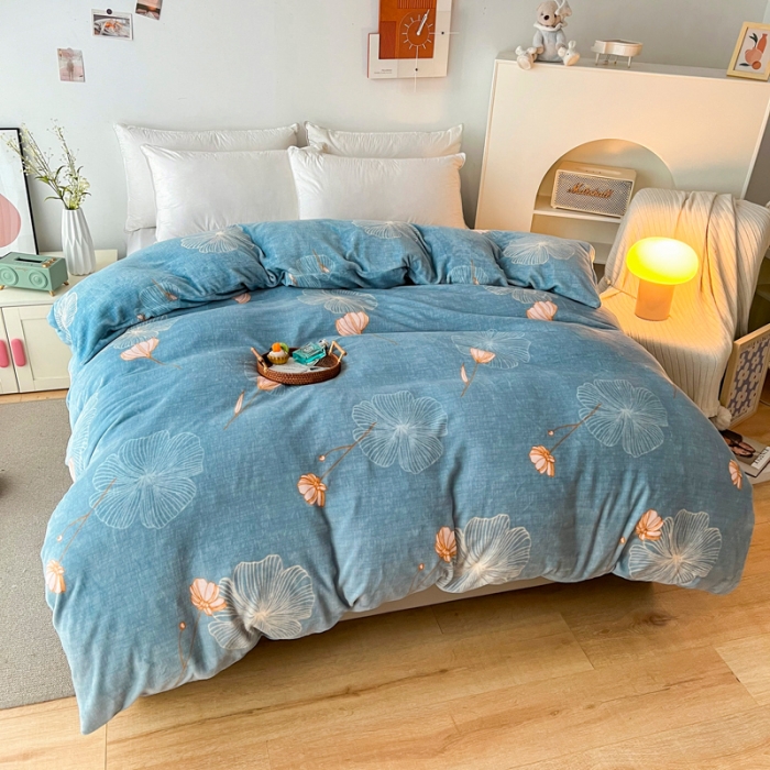 91家纺网 家纺一手货源 找家纺 2024新款230克牛奶绒印花单品被套 可定制尺寸 荷塘月色