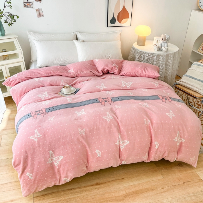 91家纺网 家纺一手货源 找家纺 2024新款230克牛奶绒印花单品被套 可定制尺寸 蝴蝶依依