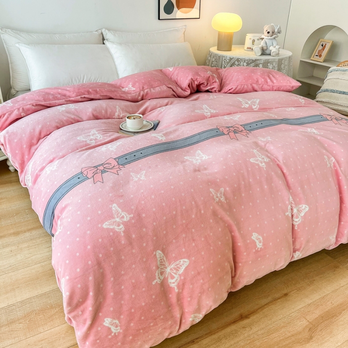 91家纺网 家纺一手货源 找家纺 2024新款230克牛奶绒印花单品被套 可定制尺寸 蝴蝶依依