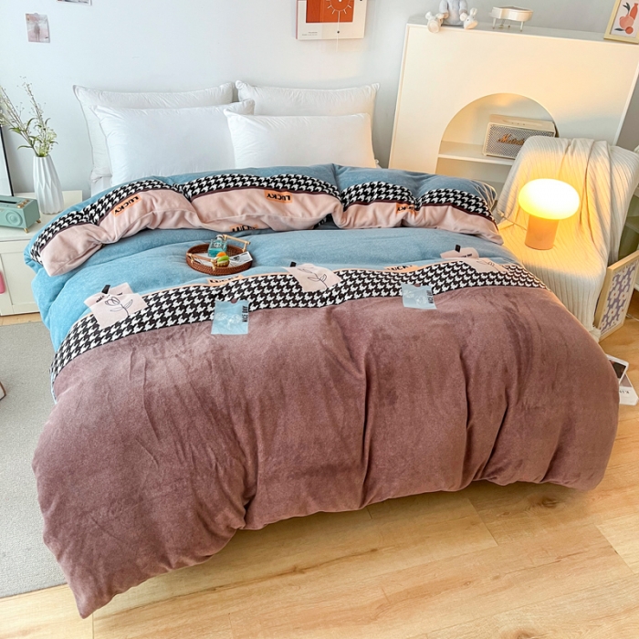 91家纺网 家纺一手货源 找家纺 2024新款230克牛奶绒印花单品被套 可定制尺寸 简爱