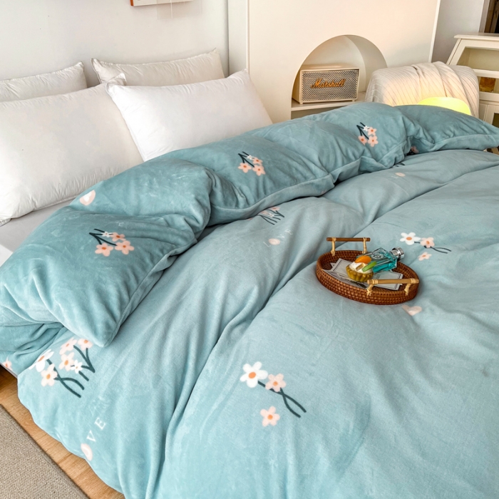 91家纺网 家纺一手货源 找家纺 2024新款230克牛奶绒印花单品被套 可定制尺寸 静香