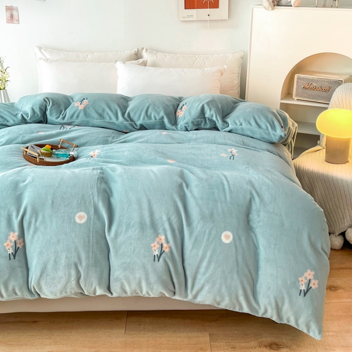 91家纺网 家纺一手货源 找家纺 2024新款230克牛奶绒印花单品被套 可定制尺寸 静香