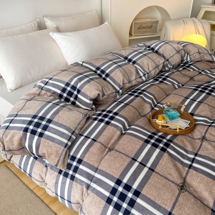 91家纺网 家纺一手货源 找家纺 2024新款230克牛奶绒印花单品被套 可定制尺寸 克洛格林