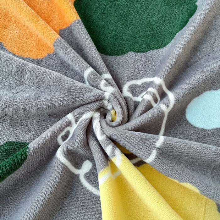 91家纺网 家纺一手货源 找家纺 2024新款230克牛奶绒印花单品被套 可定制尺寸 萌萌兔