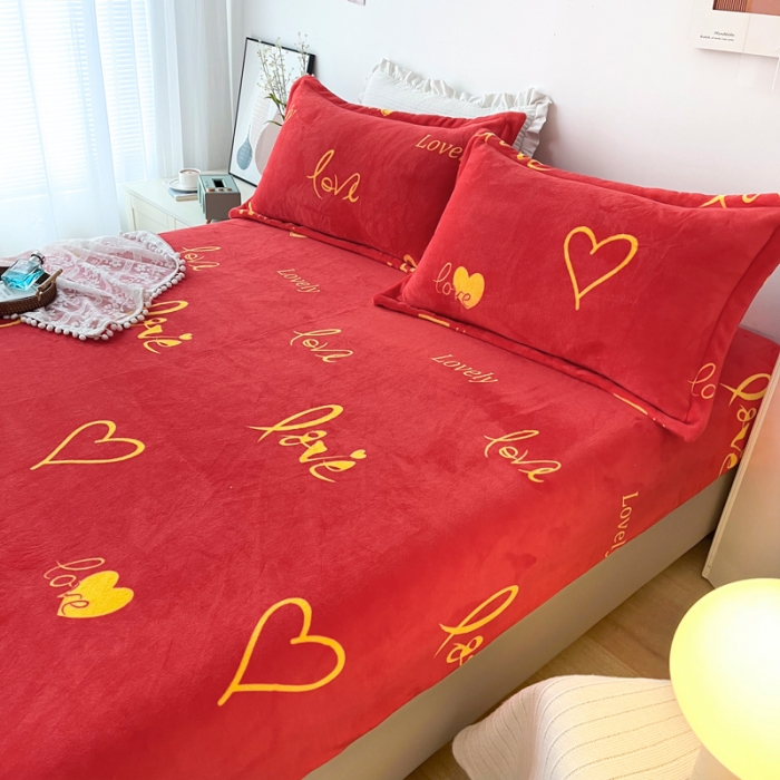 91家纺网 家纺一手货源 找家纺 2024新款230克牛奶绒印花单品床笠 可定做任意尺寸爱意浓