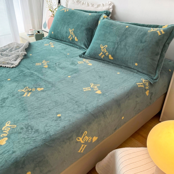 91家纺网 家纺一手货源 找家纺 2024新款230克牛奶绒印花单品床笠可定做任意尺寸爱之物语