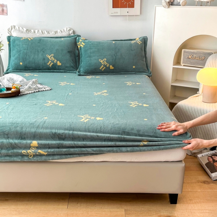 91家纺网 家纺一手货源 找家纺 2024新款230克牛奶绒印花单品床笠可定做任意尺寸爱之物语