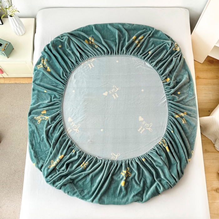 91家纺网 家纺一手货源 找家纺 2024新款230克牛奶绒印花单品床笠可定做任意尺寸爱之物语