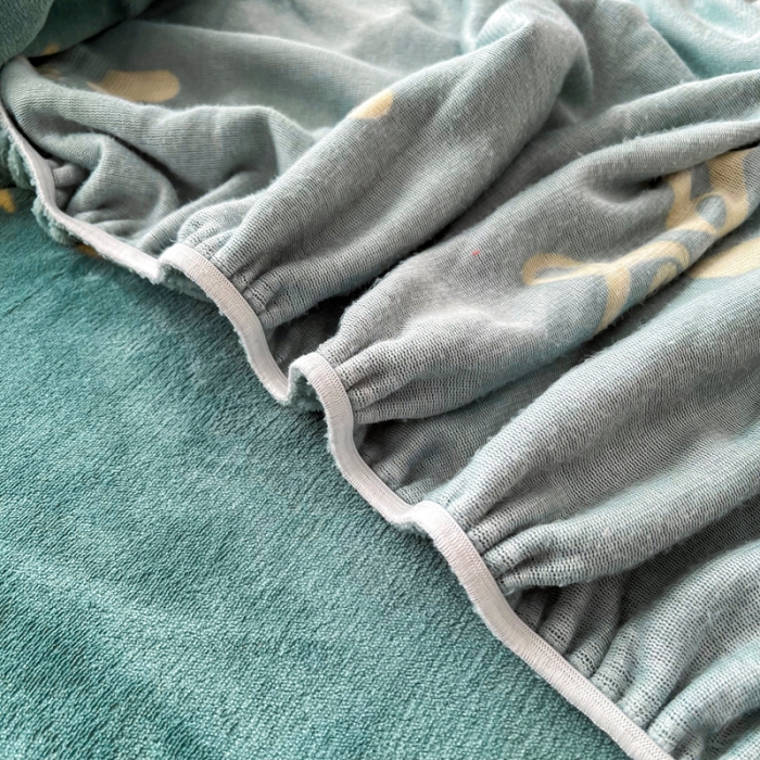 91家纺网 家纺一手货源 找家纺 2024新款230克牛奶绒印花单品床笠可定做任意尺寸爱之物语