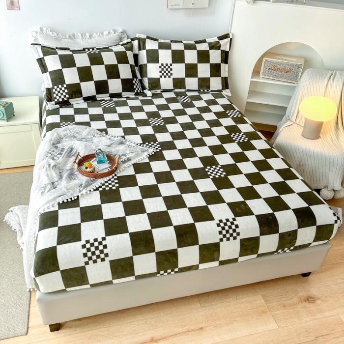 91家纺网 家纺一手货源 找家纺 2024新款230克牛奶绒印花单品床笠可定做任意尺寸格调墨绿