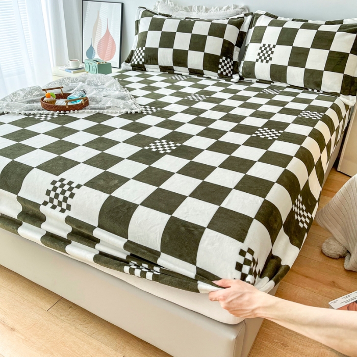 91家纺网 家纺一手货源 找家纺 2024新款230克牛奶绒印花单品床笠可定做任意尺寸格调墨绿