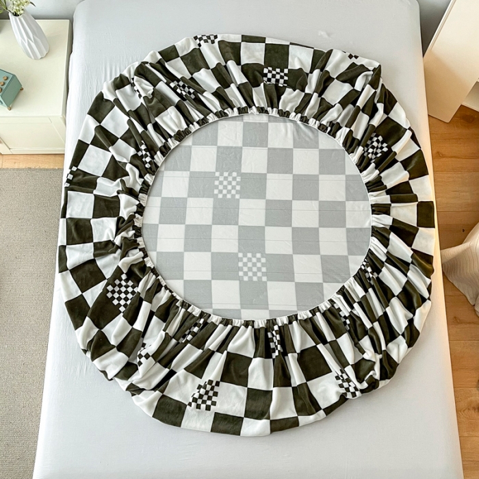 91家纺网 家纺一手货源 找家纺 2024新款230克牛奶绒印花单品床笠可定做任意尺寸格调墨绿