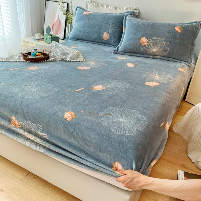 91家纺网 家纺一手货源 找家纺 2024新款230克牛奶绒印花单品床笠可定做任意尺寸荷塘月色