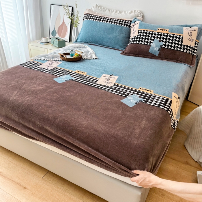 91家纺网 家纺一手货源 找家纺 2024新款230克牛奶绒印花单品床笠 可定做任意尺寸 简爱