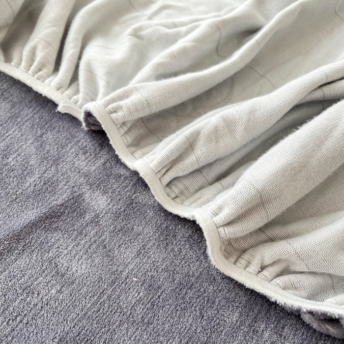 91家纺网 家纺一手货源 找家纺 2024新款230克牛奶绒印花单品床笠可定做任意尺寸经典米奇