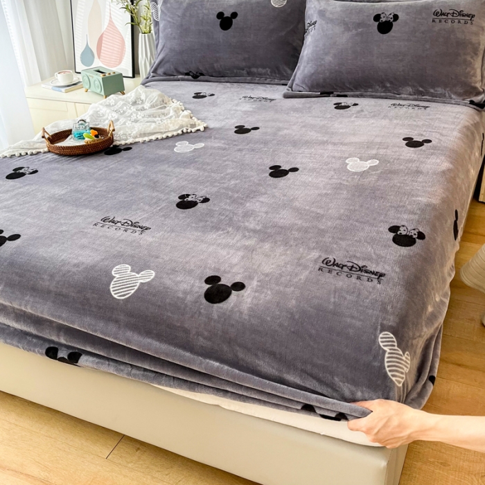 91家纺网 家纺一手货源 找家纺 2024新款230克牛奶绒印花单品床笠可定做任意尺寸经典米奇