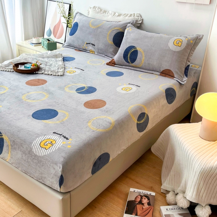 91家纺网 家纺一手货源 找家纺 2024新款230克牛奶绒印花单品床笠可定做任意尺寸浪漫情调