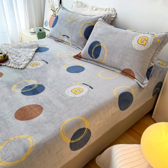 91家纺网 家纺一手货源 找家纺 2024新款230克牛奶绒印花单品床笠可定做任意尺寸浪漫情调