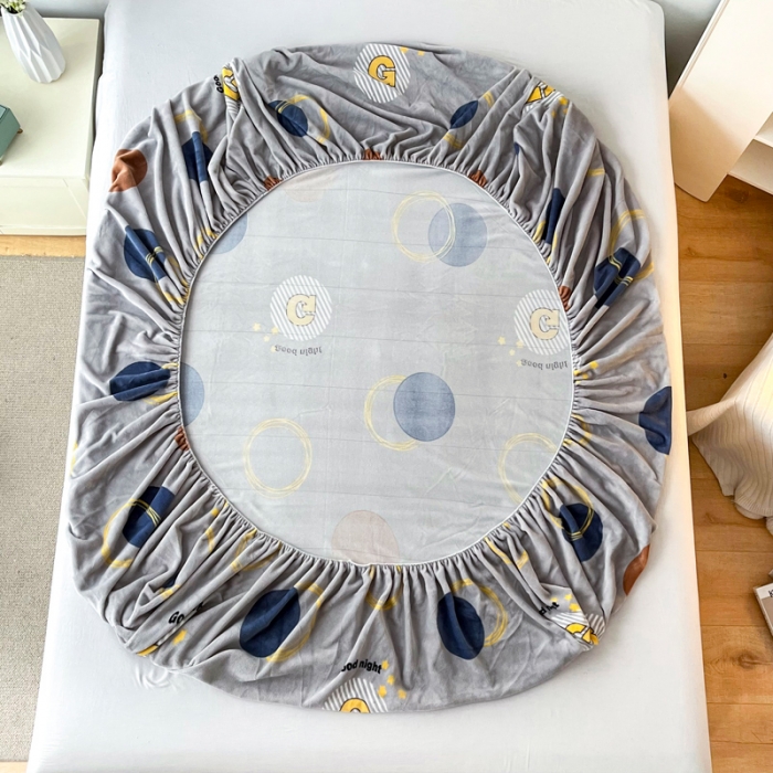 91家纺网 家纺一手货源 找家纺 2024新款230克牛奶绒印花单品床笠可定做任意尺寸浪漫情调