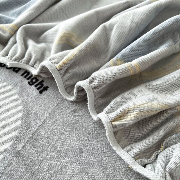 91家纺网 家纺一手货源 找家纺 2024新款230克牛奶绒印花单品床笠可定做任意尺寸浪漫情调