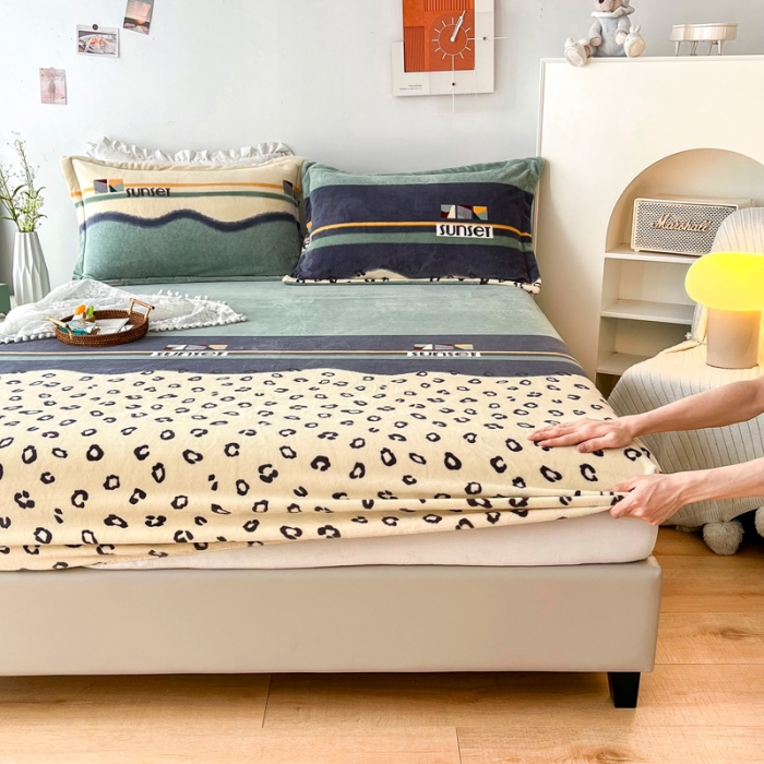 91家纺网 家纺一手货源 找家纺 2024新款230克牛奶绒印花单品床笠可定做任意尺寸落日余晖