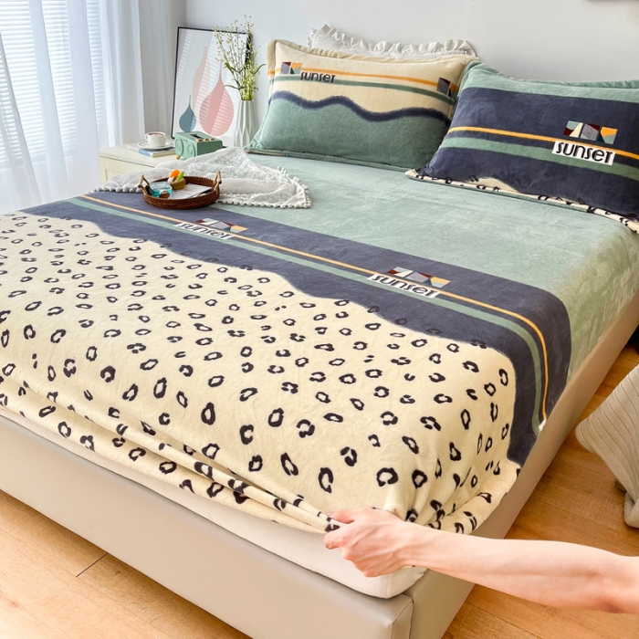 91家纺网 家纺一手货源 找家纺 2024新款230克牛奶绒印花单品床笠可定做任意尺寸落日余晖