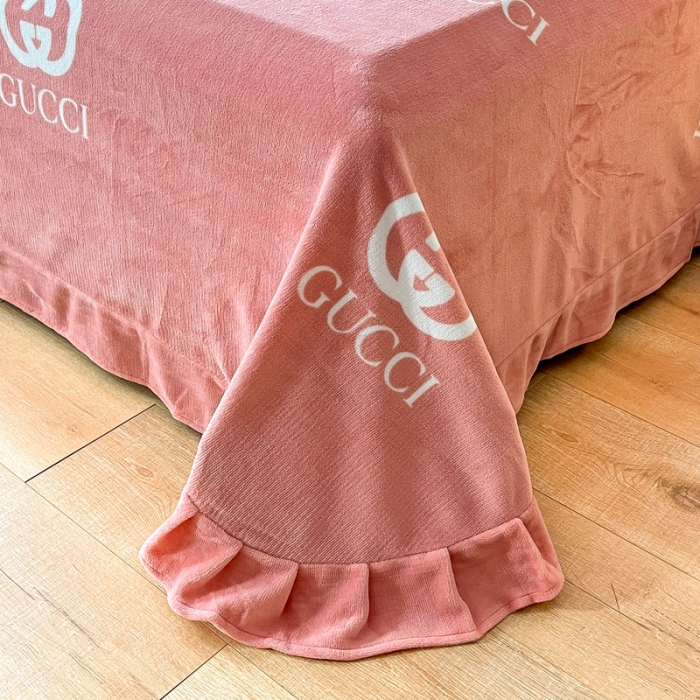 91家纺网 家纺一手货源 找家纺 锦罗绣 2024新款230克牛奶绒印花单品床单 古驰