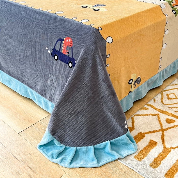 91家纺网 家纺一手货源 找家纺 锦罗绣 2024新款230克牛奶绒印花单品床单 恐龙乐园