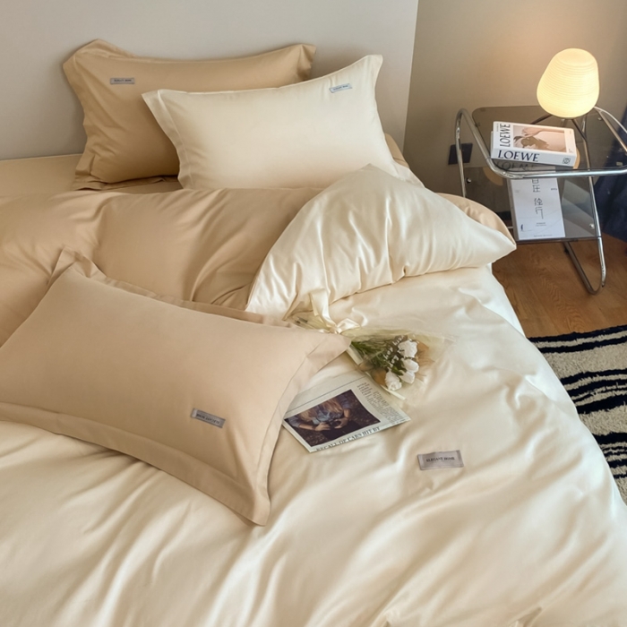 91家纺网 家纺一手货源 找家纺 高级感简约贡缎长绒棉纯色双拼床上四件套全棉被套奶昔白香槟金