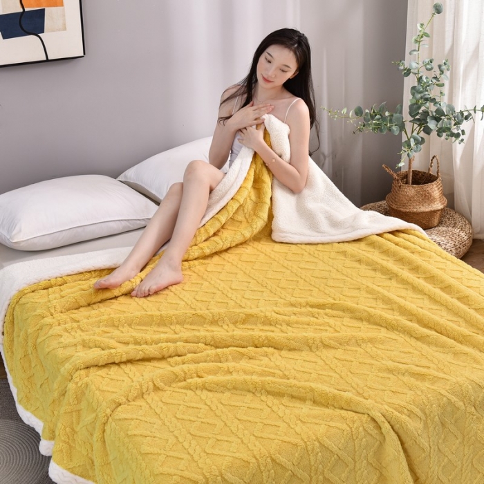 91家纺网 家纺一手货源 找家纺 爱她美 2022新款舒棉绒塔芙绒毯子盖毯毛毯子 柠檬黄