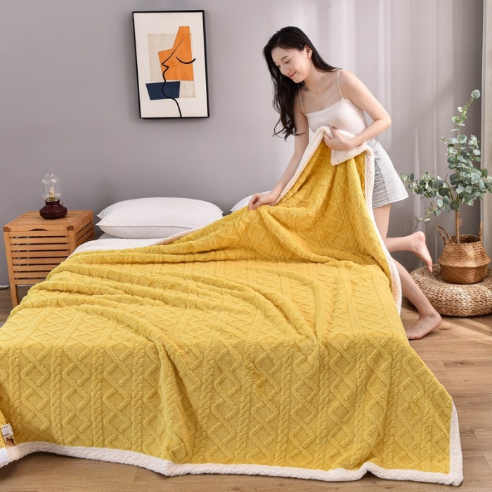 91家纺网 家纺一手货源 找家纺 爱她美 2022新款舒棉绒塔芙绒毯子盖毯毛毯子 柠檬黄