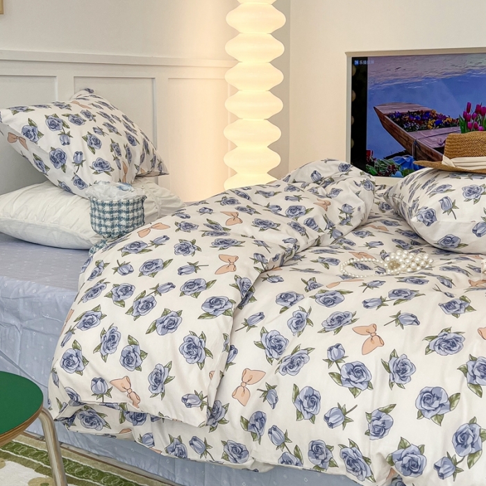 91家纺网 家纺一手货源 找家纺 昔可家纺2022新款奶呼呼卧室四件套 蓝玫瑰蝴蝶结