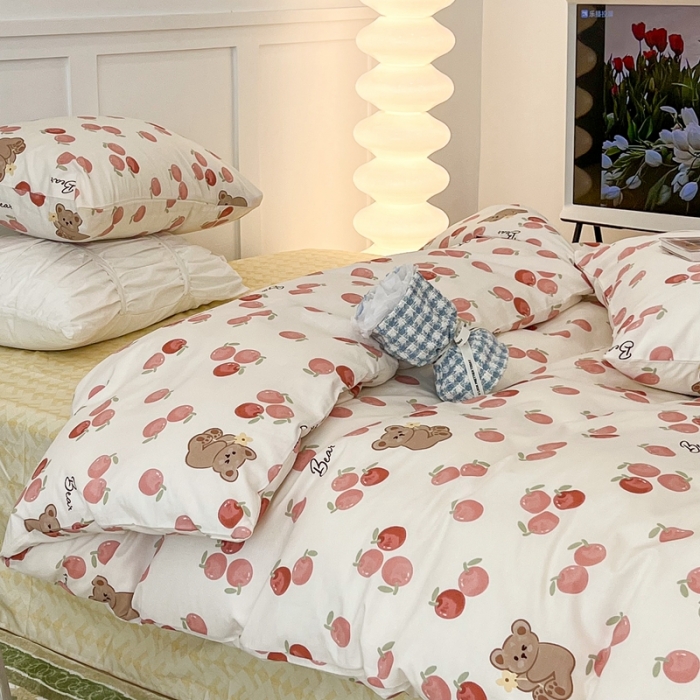 91家纺网 家纺一手货源 找家纺 昔可家纺2022新款奶呼呼卧室四件套 樱桃熊