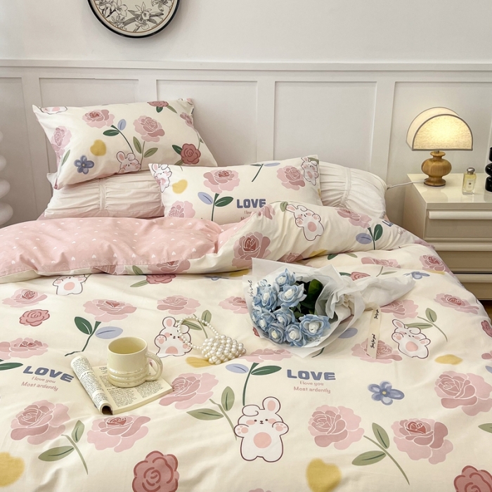91家纺网 家纺一手货源 找家纺 昔可家纺2022新款梦幻花园系列全棉四件套 粉蔷薇兔