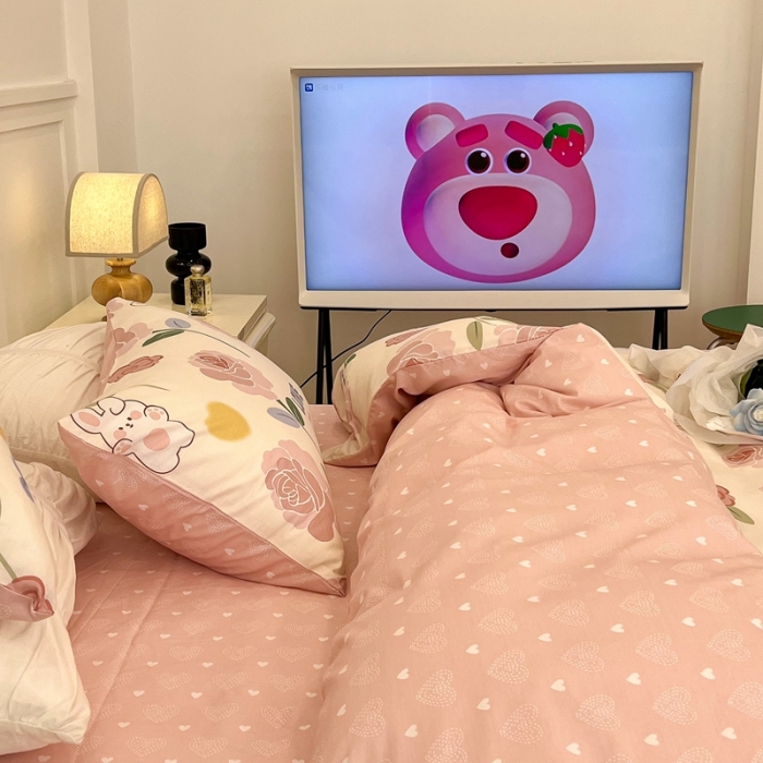 91家纺网 家纺一手货源 找家纺 昔可家纺2022新款梦幻花园系列全棉四件套 粉蔷薇兔