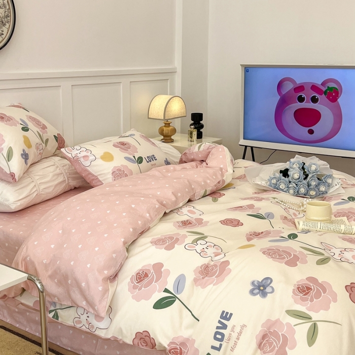 91家纺网 家纺一手货源 找家纺 昔可家纺2022新款梦幻花园系列全棉四件套 粉蔷薇兔