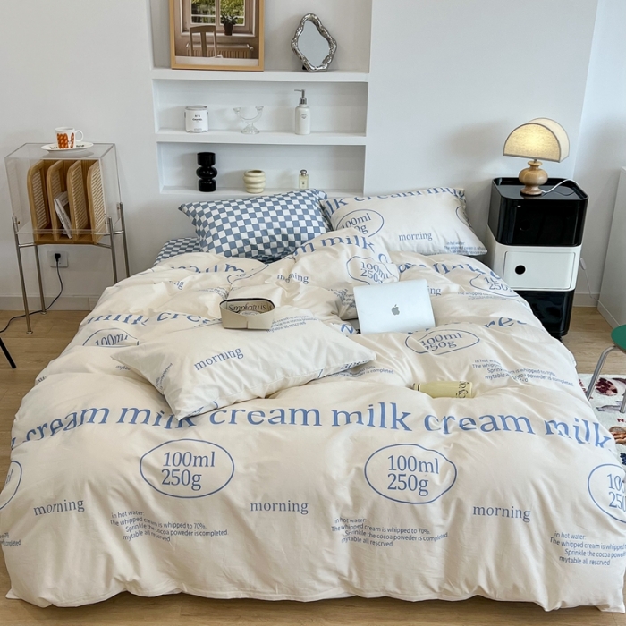 91家纺网 家纺一手货源 找家纺 昔可家纺2022新款棋盘格字母系列四件套 蓝牛奶