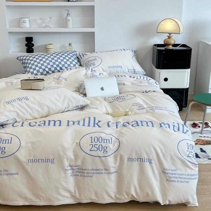 91家纺网 家纺一手货源 找家纺 昔可家纺2022新款棋盘格字母系列四件套 蓝牛奶