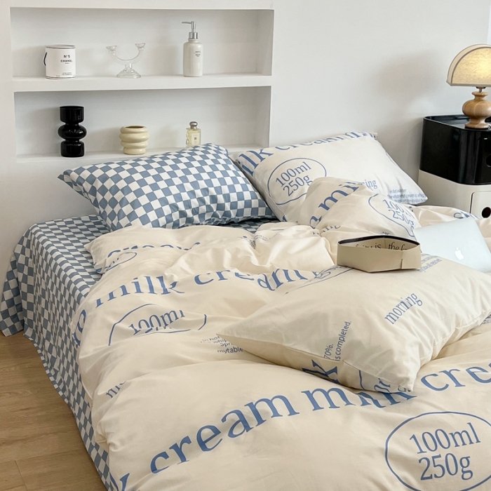 91家纺网 家纺一手货源 找家纺 昔可家纺2022新款棋盘格字母系列四件套 蓝牛奶