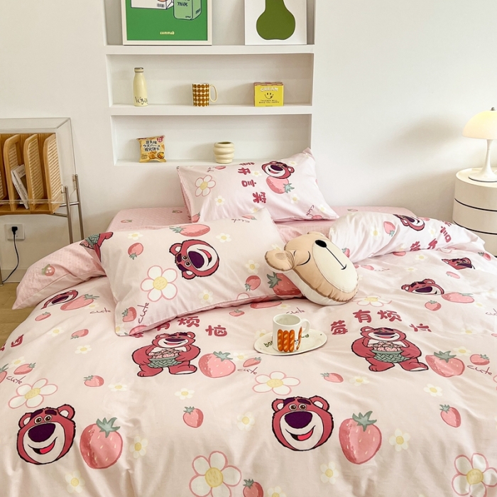 91家纺网 家纺一手货源 找家纺 昔可家纺2022新款迪士尼全棉四件套 莓烦恼熊