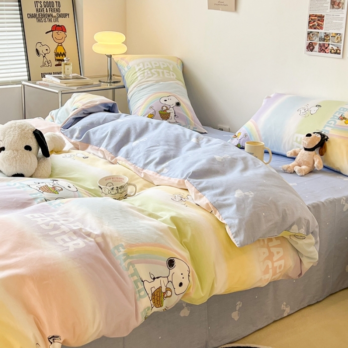 91家纺网 家纺一手货源 找家纺 昔可家纺2022新款正版授权史努比全棉四件套 彩虹下的欢乐