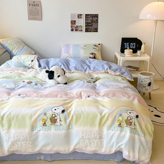 91家纺网 家纺一手货源 找家纺 昔可家纺2022新款正版授权史努比全棉四件套 彩虹下的欢乐