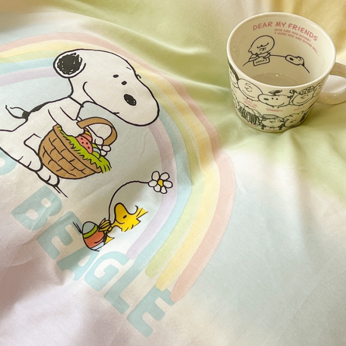 91家纺网 家纺一手货源 找家纺 昔可家纺2022新款正版授权史努比全棉四件套 彩虹下的欢乐