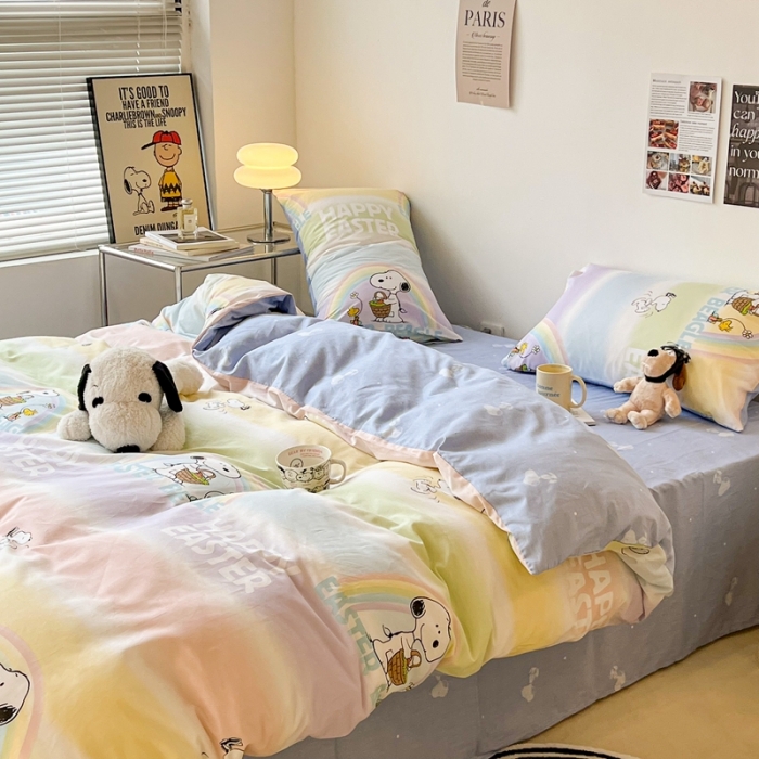 91家纺网 家纺一手货源 找家纺 昔可家纺2022新款正版授权史努比全棉四件套 彩虹下的欢乐