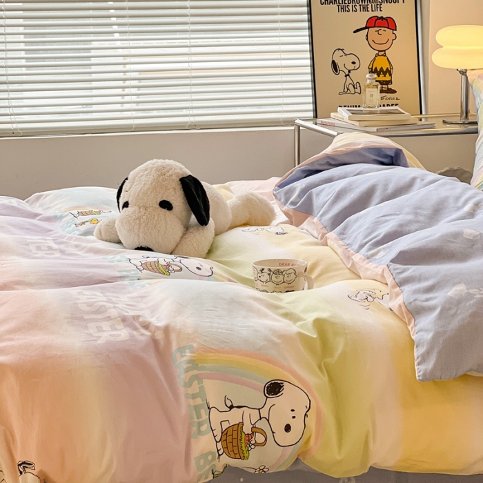 91家纺网 家纺一手货源 找家纺 昔可家纺2022新款正版授权史努比全棉四件套 彩虹下的欢乐