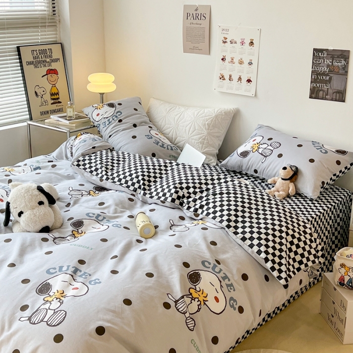 91家纺网 家纺一手货源 找家纺 昔可家纺2022新款正版授权史努比全棉四件套 黑波点史努比