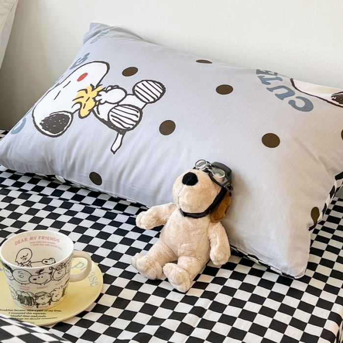 91家纺网 家纺一手货源 找家纺 昔可家纺2022新款正版授权史努比全棉四件套 黑波点史努比