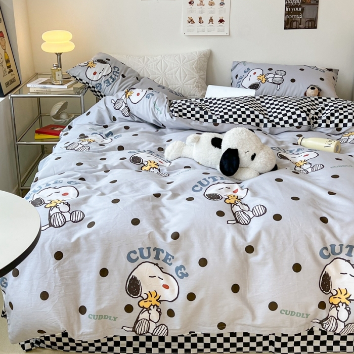 91家纺网 家纺一手货源 找家纺 昔可家纺2022新款正版授权史努比全棉四件套 黑波点史努比